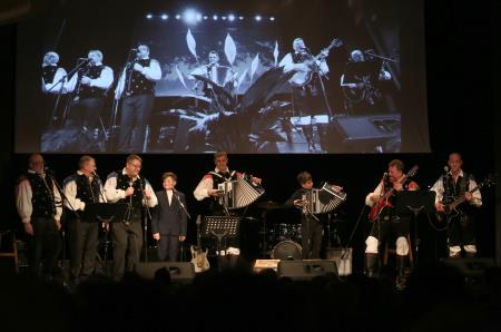KONCERT ANSAMBLA JELEN 38 FOTO LJUBO VUKELIČ